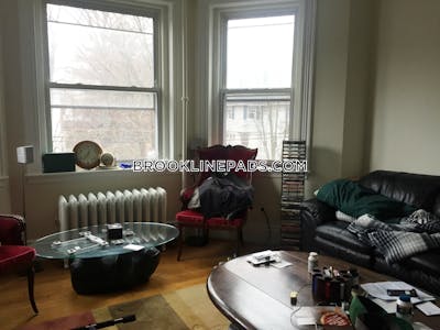 Brookline 2 Beds 1 Bath  Boston University - $2,950