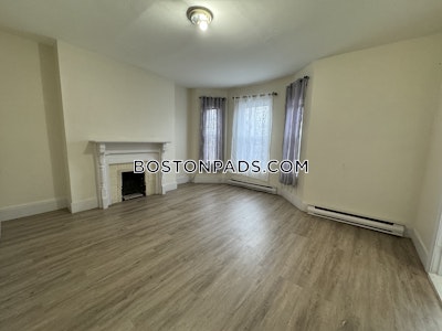 Allston Recently renovated, Spacious 2-bed SPLIT apartment on Higgins St in Allston Boston - $2,800