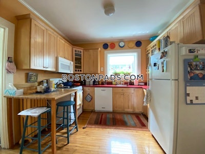 Somerville 5 Bed, 2.5 Bath Unit  Tufts - $7,800