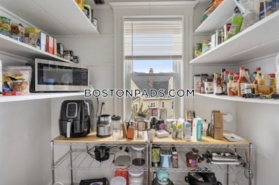 Somerville 3 Beds 1 Bath  Tufts - $4,000 50% Fee