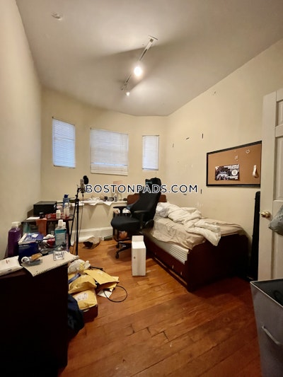 Brookline Apartment for rent 3 Bedrooms 1 Bath  Boston University - $5,100