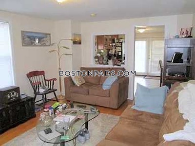 Somerville 2 Beds 1 Bath  Davis Square - $3,250 50% Fee