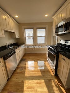 Somerville 4 Beds 1 Bath  West Somerville/ Teele Square - $3,900