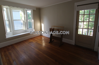 Somerville 5 Beds 1 Bath  Tufts - $6,200